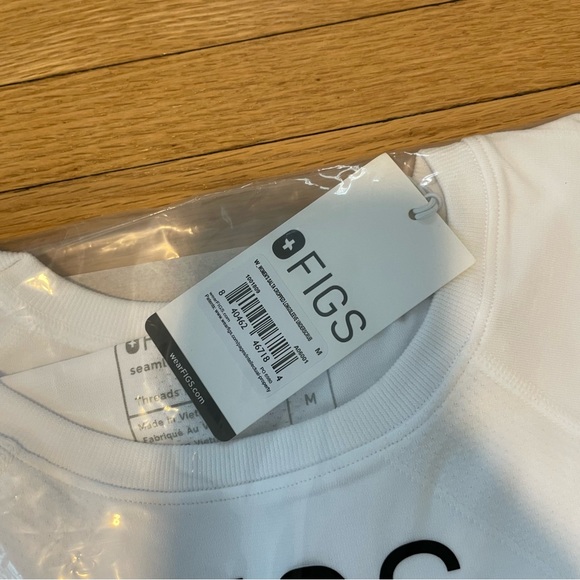 NWT Figs White Salta Seamless Cropped Long Sleeve Underscrub - Picture 8 of 8